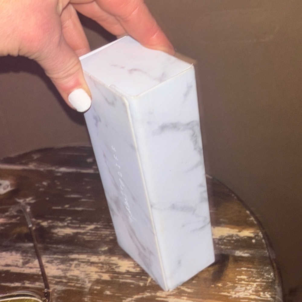 DIFF KOKO by Khloe Kardashian Sunglasses & Case - Picture 11 of 11